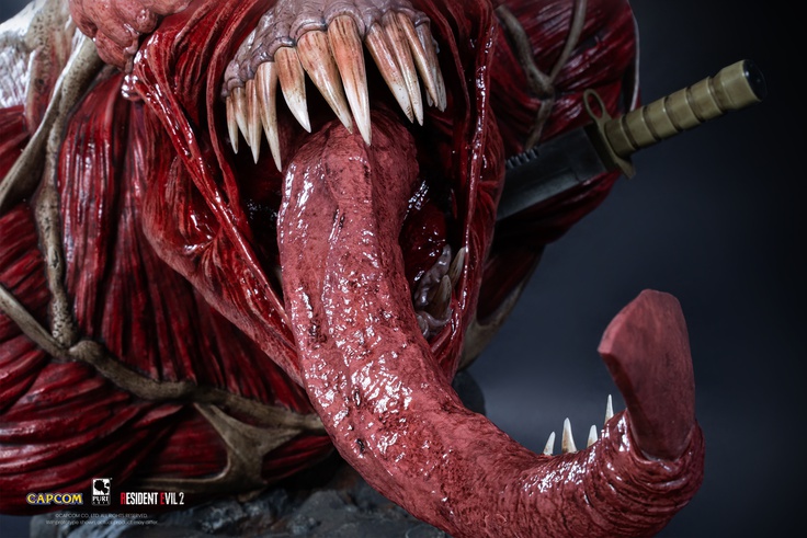 LICKER 1/1 SCALE BUST