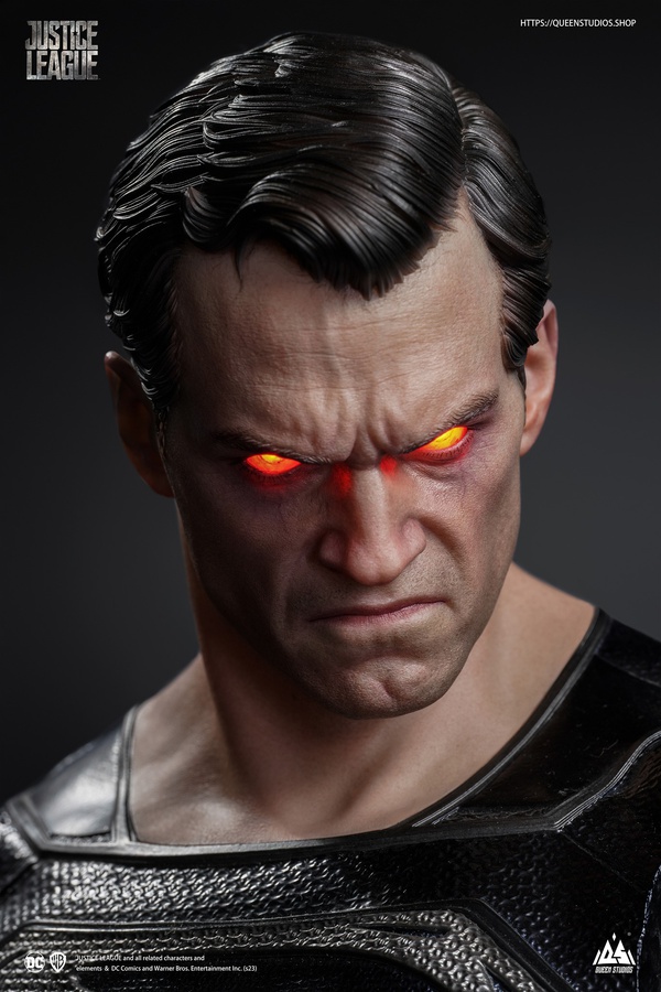 SUPERMAN (HENRY CAVIL) - BLACK SUIT - PREMIUM EDITION