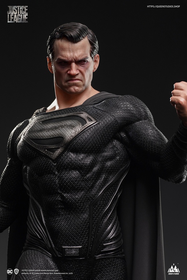 SUPERMAN (HENRY CAVIL) - BLACK SUIT - PREMIUM EDITION