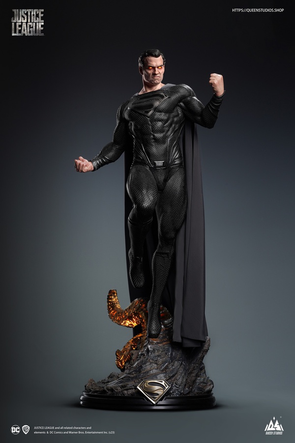 SUPERMAN (HENRY CAVIL) - BLACK SUIT - PREMIUM EDITION