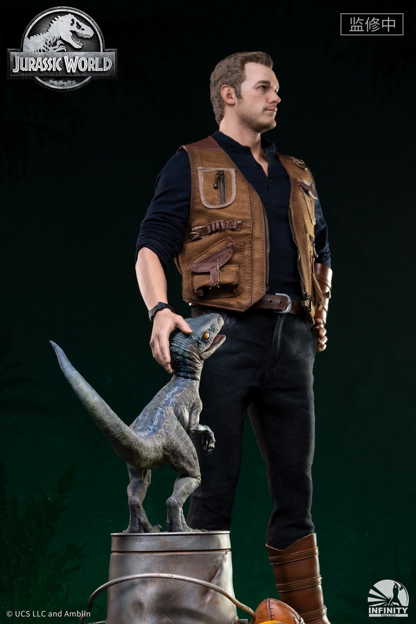 Owen and Baby Blue Statue - 1:4 Scale