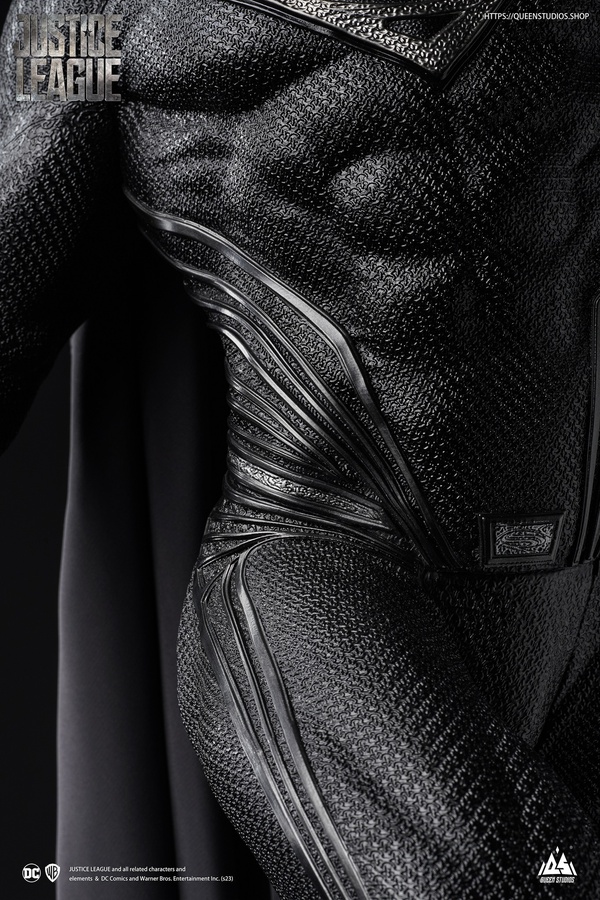 SUPERMAN (HENRY CAVIL) - BLACK SUIT - PREMIUM EDITION